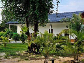 Vista frontal de la propiedad