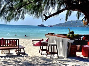 Exterior - White Beach Hostel (Koh Rong)
