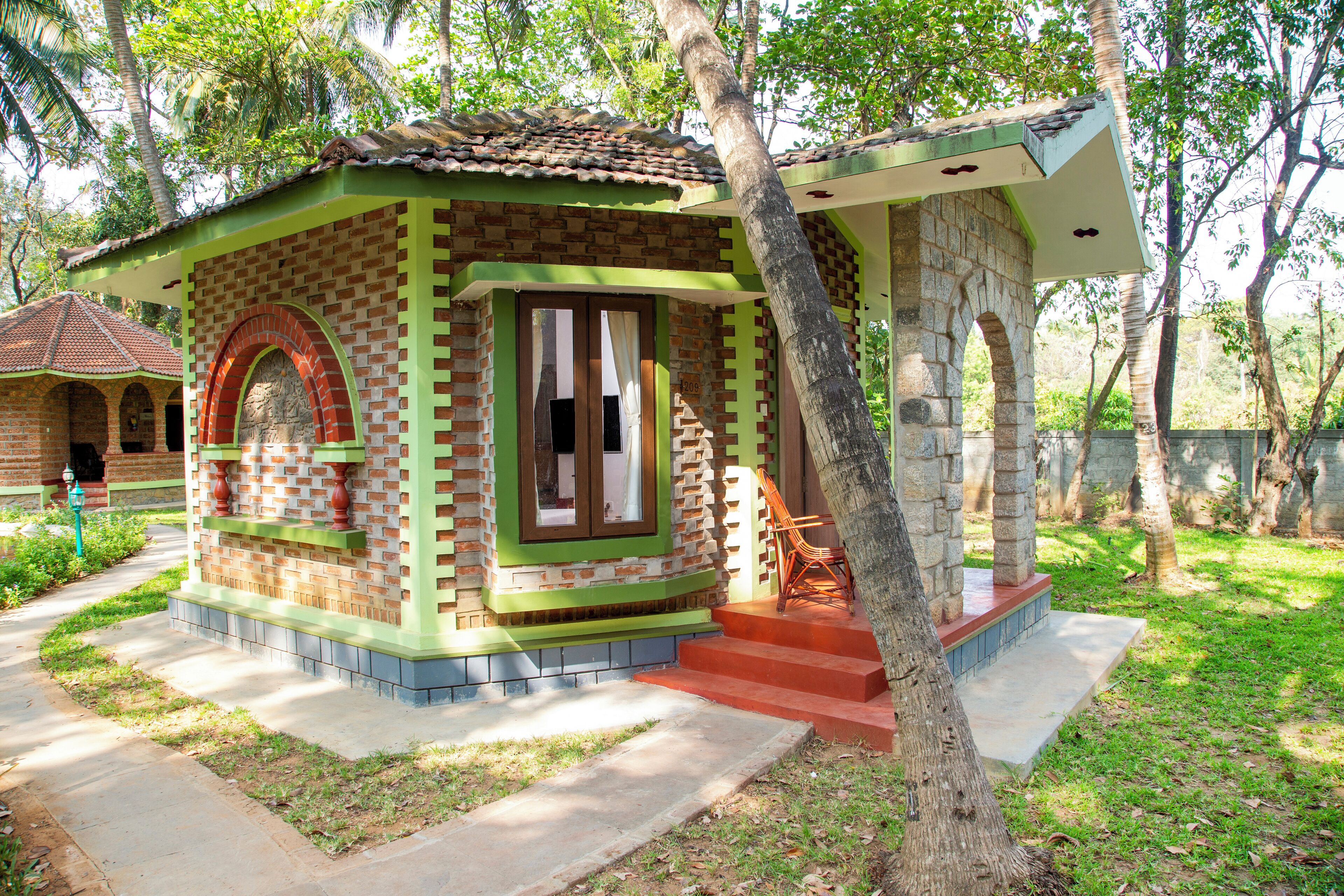 المنشأة من الخارج