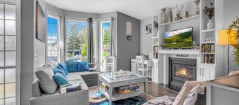 33 Executive Home, A/C, Garage,  By Airport.
