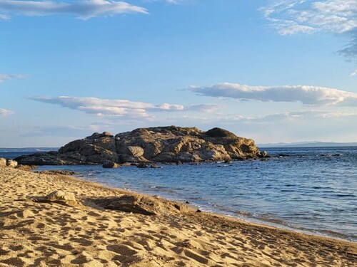 Cozy 2nd Line Beach Apartment in Santa Margarita, Wi-Fi, Terrace, Parking