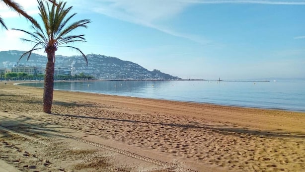 Beach - Charming Apt in Heart of Santa Margarida, Near Beach, Terrace, & Parking (Roses)