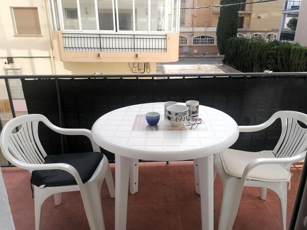 Outdoor dining - Charming Apt in Heart of Santa Margarida, Near Beach, Terrace, & Parking (Roses)