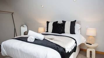 3 habitaciones, escritorio, tabla de planchar con plancha y wifi gratis
