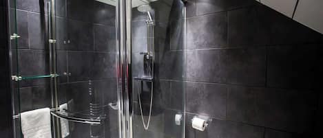 Dusche, Haartrockner, Shampoo