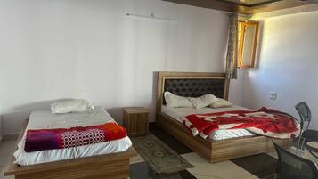 Deluxe Double Room | Free WiFi, bed sheets