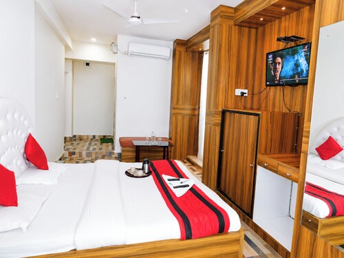 Goroomgo Shri Anand Hotel Berinag