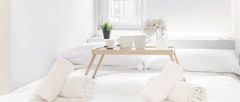 Iron/ironing board, WiFi, bed sheets