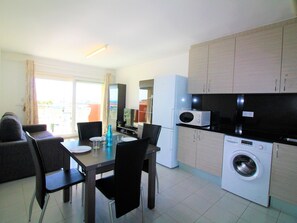 Interior - Comfortable apartment facing the port for 6 people (Roses)