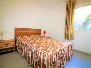 2 bedrooms - Comfortable apartment facing the port for 6 people (Roses)