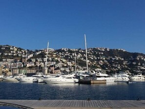 Marina - ROCMAR. Apartamento frente al puerto de Roses para 6 personas (Roses)