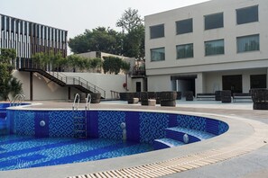 Piscine extérieure
