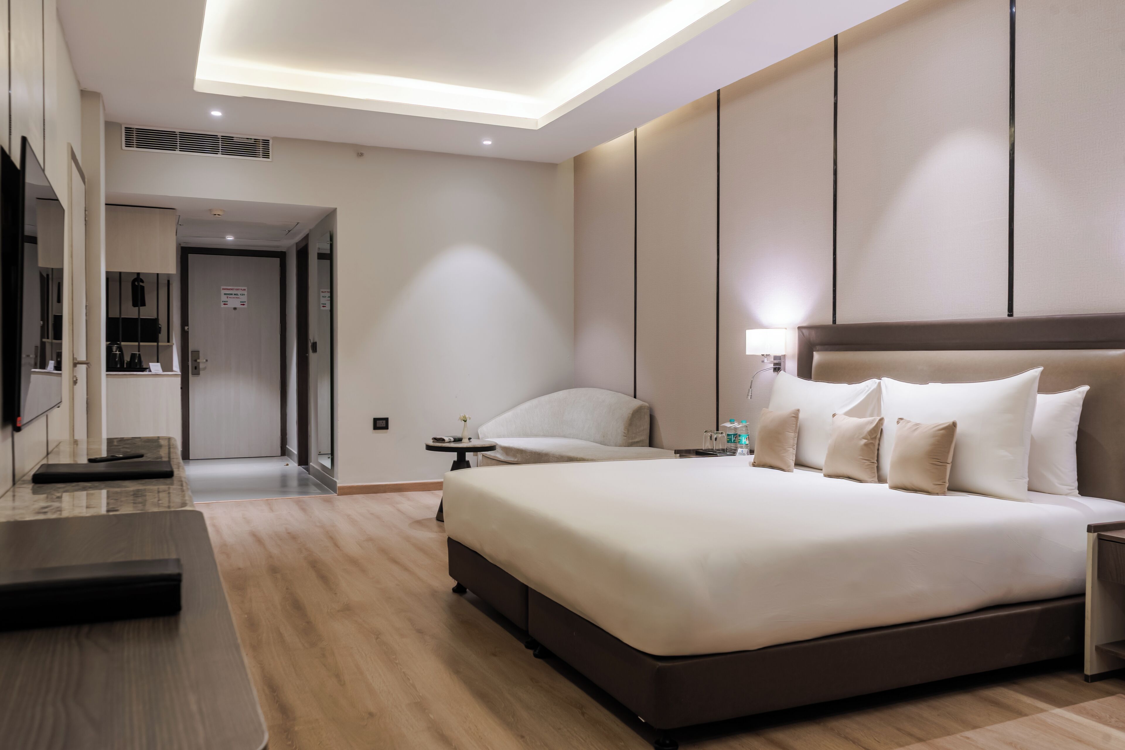 Junior Quadruple Room | Desk, laptop workspace, iron/ironing board, free WiFi