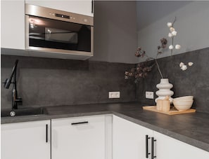 Kühlschrank, Ofen, Herdplatte, Geschirrspüler