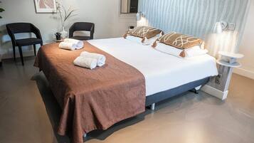 1 bedroom, desk, free WiFi, bed sheets