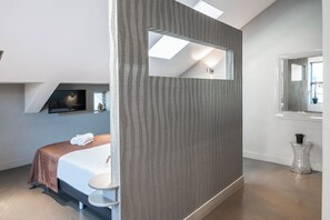 1 bedroom, desk, free WiFi, bed sheets