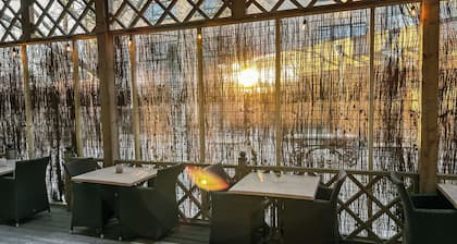 Enjoy an elegant room with AC, WiFi, heated floors, and parking. just 5 min from Jan Cunen Museum
