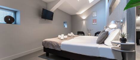 1 chambre, bureau, Wi-Fi gratuit, draps fournis