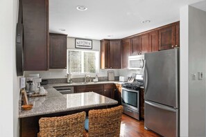 Fridge, microwave, oven, stovetop - Family Oasis with Hot Tub and Dedicated Workspace (San Diego)