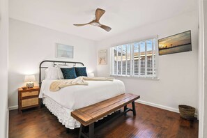 3 Schlafzimmer, Schreibtisch, Bügeleisen/Bügelbrett, WLAN