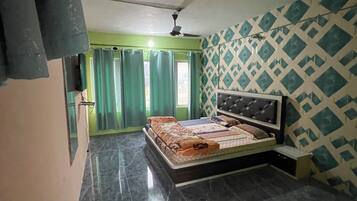Room, Balcony, City View | Desk, laptop workspace, free WiFi, bed sheets