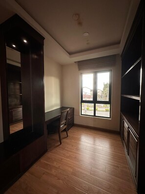 Family Studio | Living area | TV