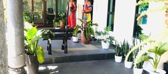 MAXWELL INN LUXURY HOTEL