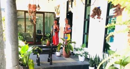 MAXWELL INN LUXURY HOTEL