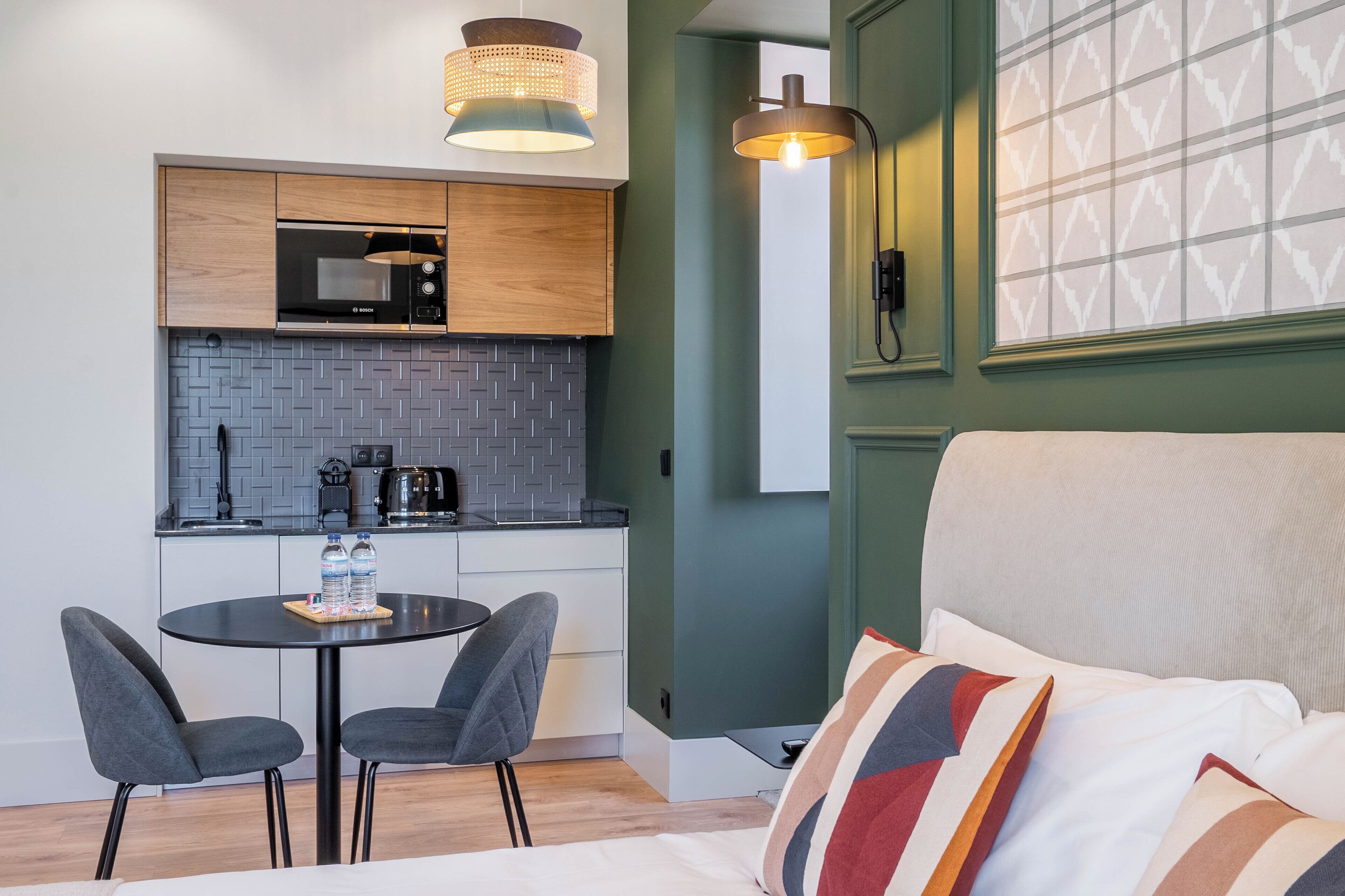 Design Studio, River View | Private kitchen | Mini-fridge, microwave, stovetop, toaster