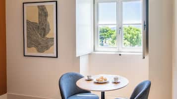 Signature-Studio, Flussblick | Individuell dekoriert, individuell eingerichtet, kostenloses WLAN