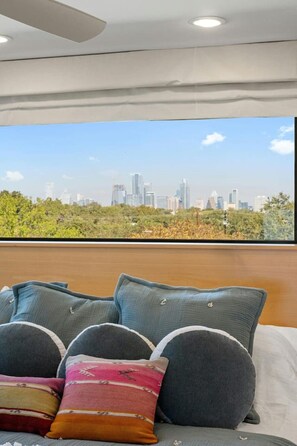 3 Schlafzimmer, Schreibtisch, Bügeleisen/Bügelbrett, WLAN