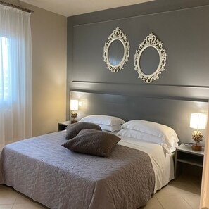 Leilighet – president, 2 soverom | Minibar, safe på rommet, skrivebord og skrivebord for bærbar PC