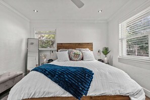 4 slaapkamers, een strijkplank/strijkijzer, wifi, beddengoed