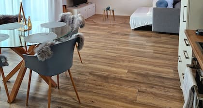 10min to CenterParcs, bungalow with garden and carport, 4 persons