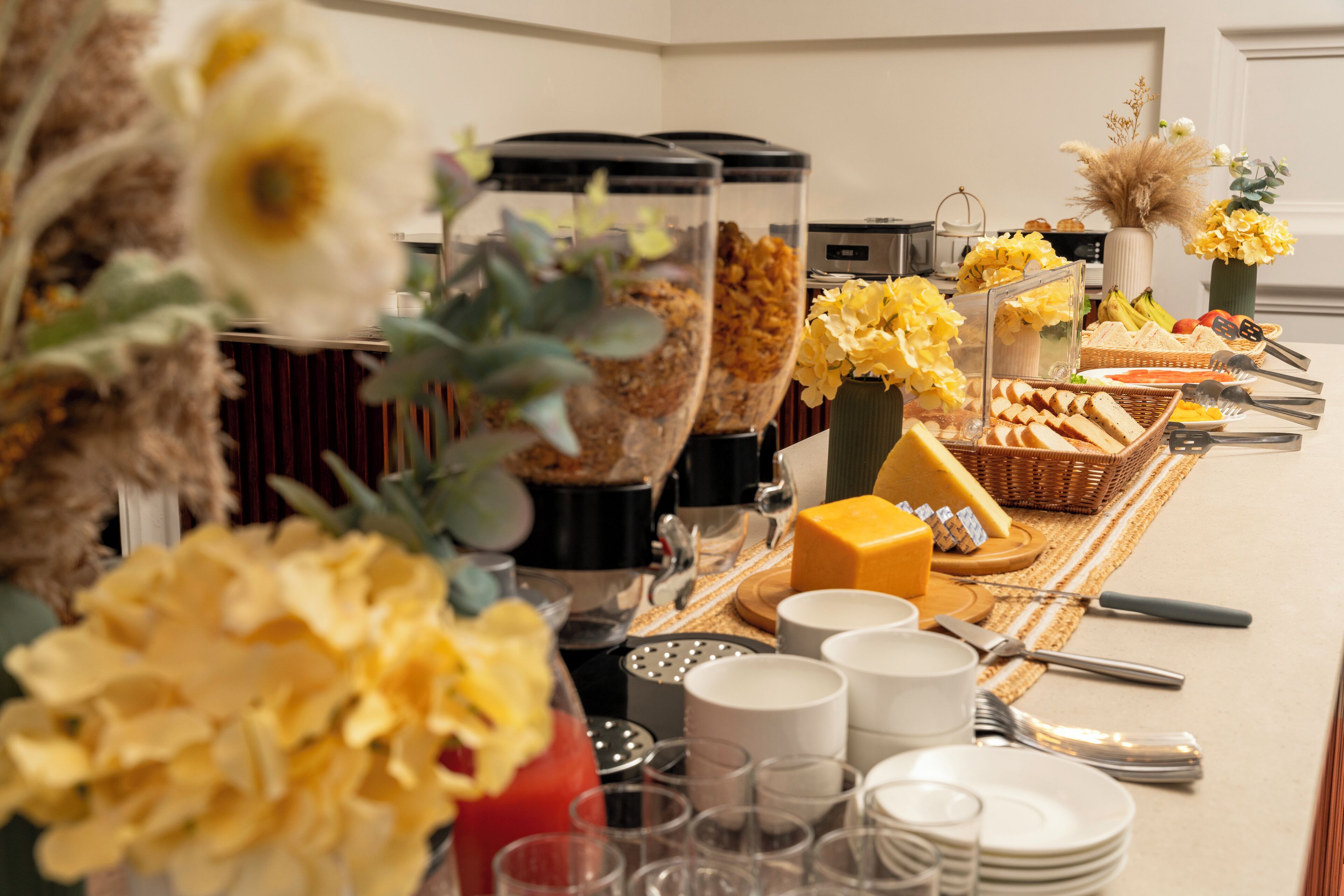 Daily buffet breakfast (INR 750 per person)