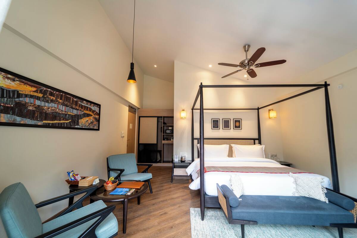 Premium Room with balcony and Mountain View | أغطية فراش متميزة وخزنة داخل الغرفة وأسرّة قابلة للطي وواي فاي مجانًا