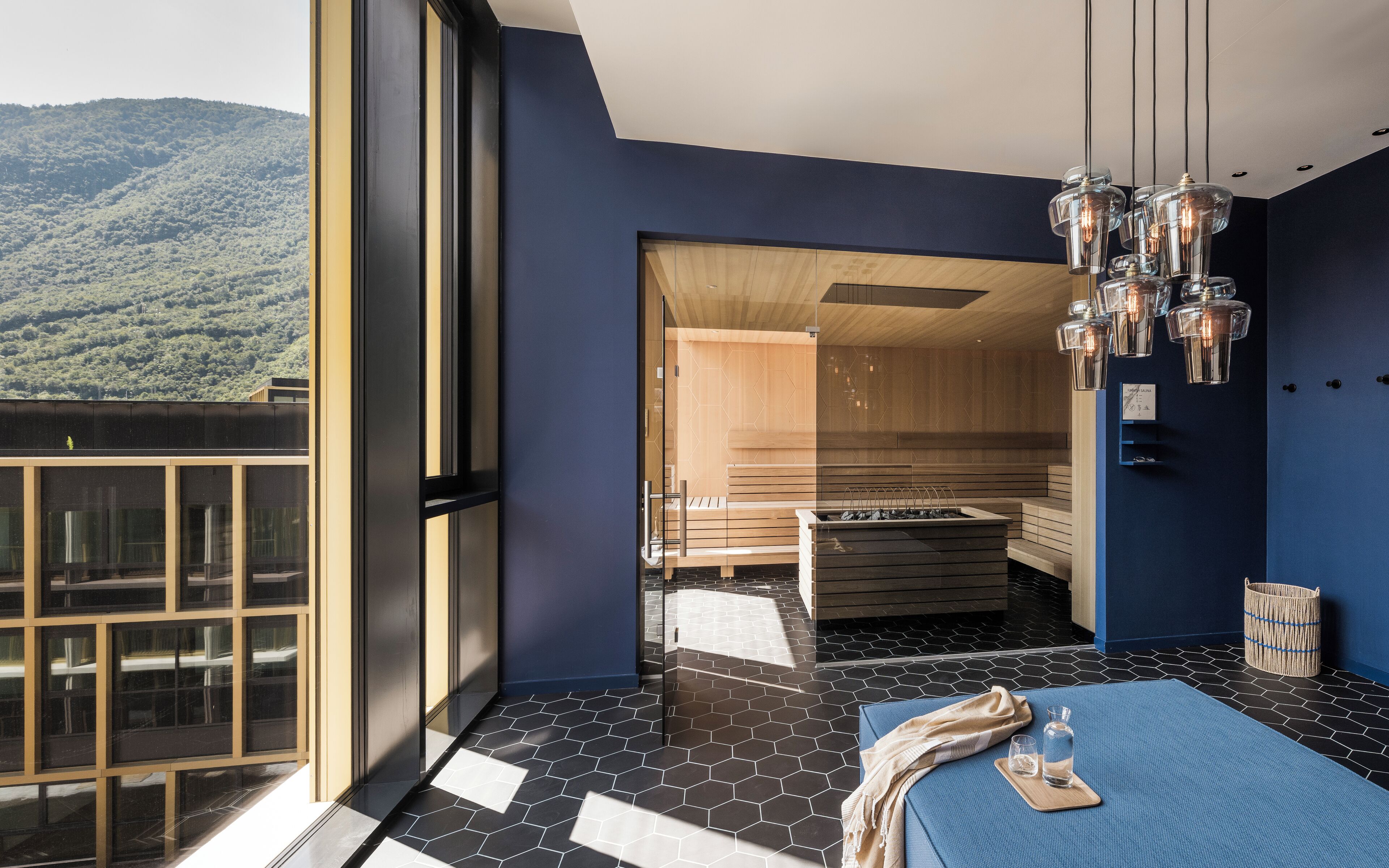 Sauna, hammam, soins corporels, soins du visage, 2 salles de soins