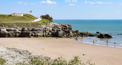 Pet friendly (sta)caravan in Les Mathes