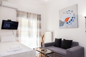 2 bedrooms, iron/ironing board, free WiFi
