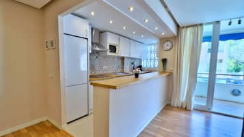 Réfrigérateur, micro-ondes, four, lave-vaisselle