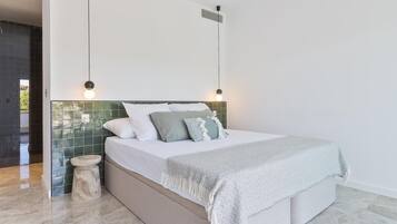 4 slaapkamers, een strijkplank/strijkijzer, gratis wifi, beddengoed