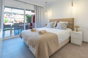 3 bedrooms, in-room safe, iron/ironing board, free WiFi