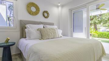 4 slaapkamers, een strijkplank/strijkijzer, gratis wifi, beddengoed