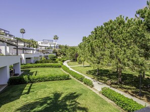 Property grounds - SC8. Exclusive Luxury Townhouse for Holiday Rentals. (Marbella)