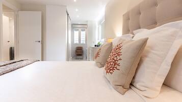 2 slaapkamers, een strijkplank/strijkijzer, gratis wifi, beddengoed