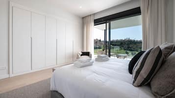 4 chambres, fer et planche à repasser, Wi-Fi gratuit, draps fournis