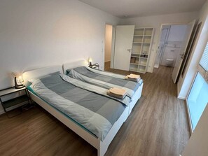 2 bedrooms, desk, iron/ironing board, free WiFi