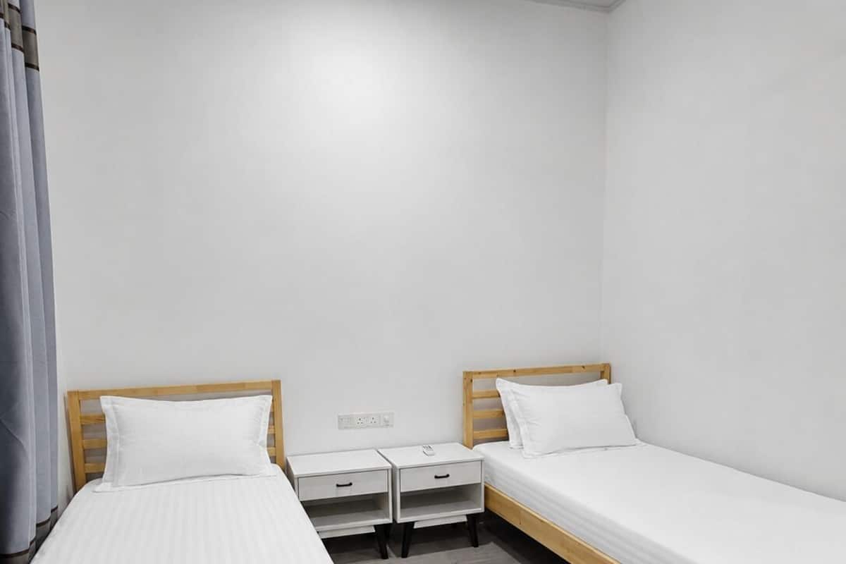 Standard Twin Room | Desk, iron/ironing board (on request), WiFi (free)