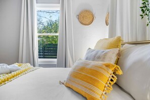 3 chambres, fer et planche à repasser, Wi-Fi, draps fournis