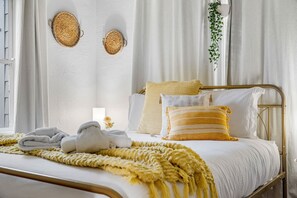 3 slaapkamers, een strijkplank/strijkijzer, wifi, beddengoed